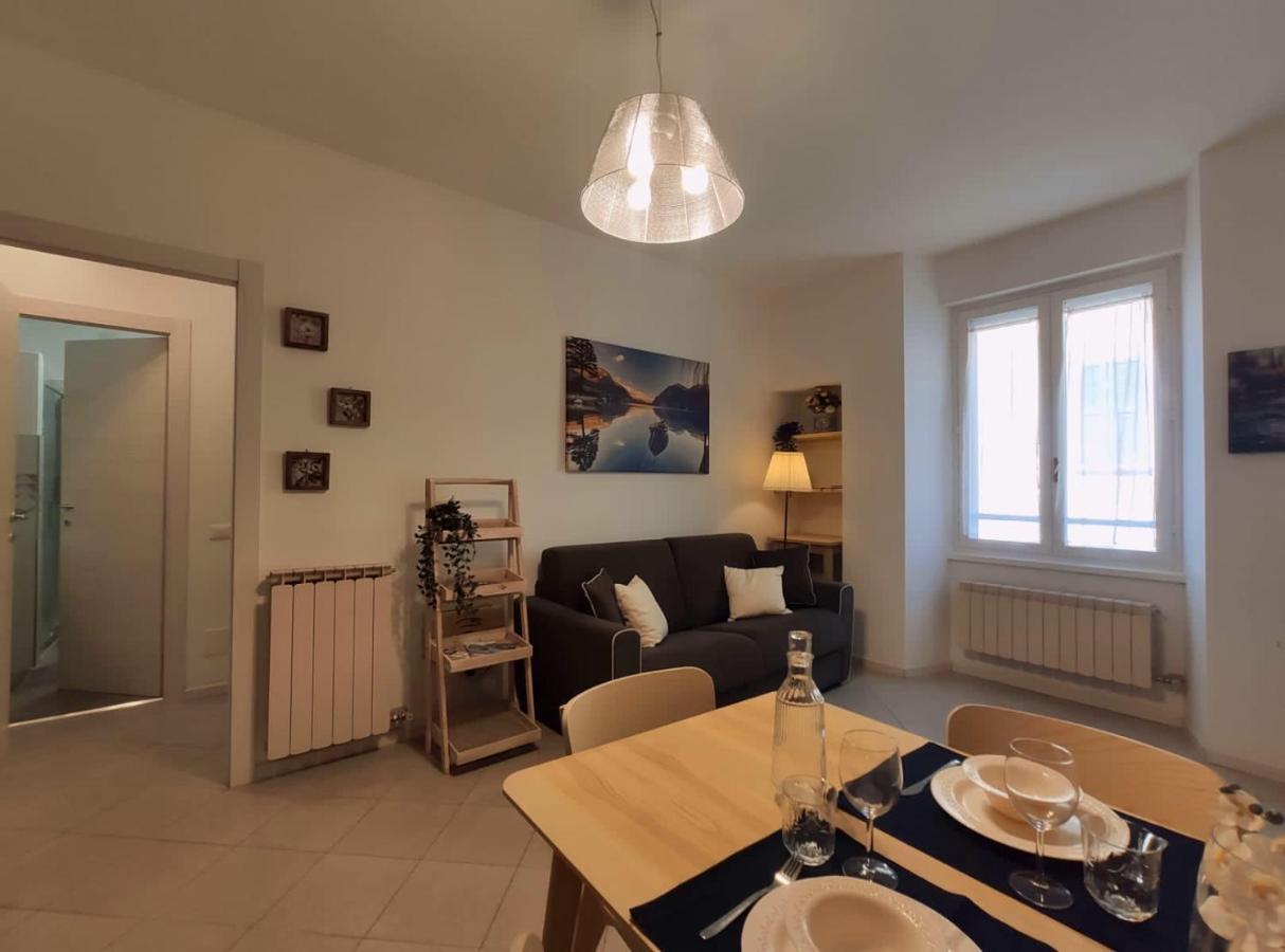 מנדלו דל לאריו La Casina Al Lago מראה חיצוני תמונה