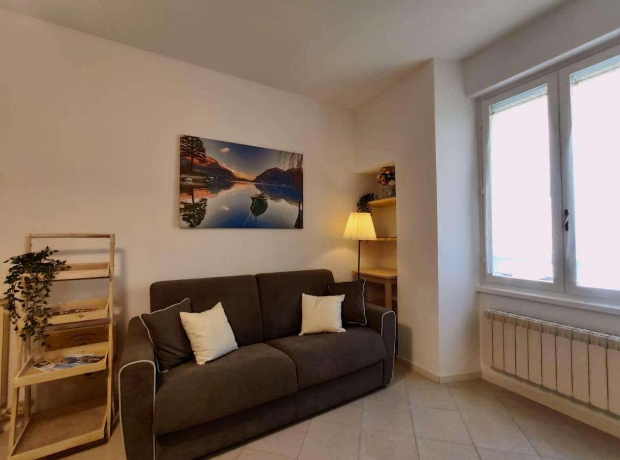 מנדלו דל לאריו La Casina Al Lago מראה חיצוני תמונה