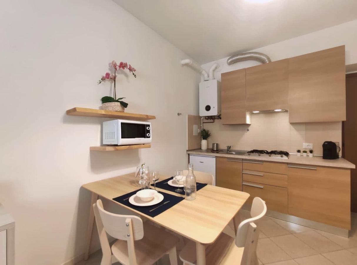 מנדלו דל לאריו La Casina Al Lago מראה חיצוני תמונה